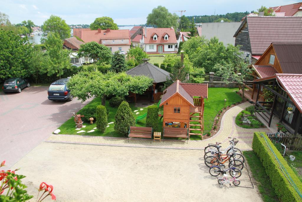 TABU vila vid de masuriska sjöarna Mazury Mikołajki 01